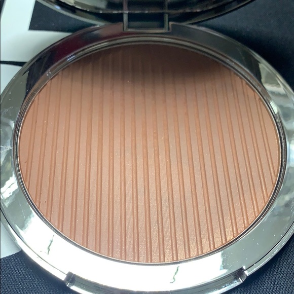 The Estee Edit The Barest Bronzer Medium / Deep - Picture 4 of 5